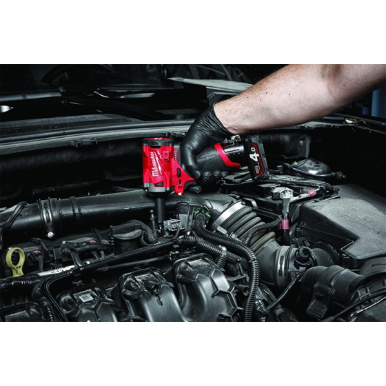 Milwaukee M12 FIW38-422X Boulonneuse à choc 3/8" 12V FUEL 1x4.0Ah et 1x2.0Ah + HD-BOX (4933464613)
