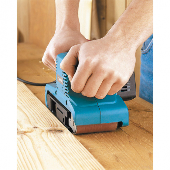 Makita 9911 Ponceuse à bande 650W 76x457mm Makita 9911 Ponceuse à bande 650W 76x457mm