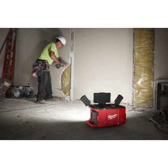Milwaukee M18 POALC-0 Projecteur Led Hybride 18V/230V 3000 Lumens Packout (4933478120)