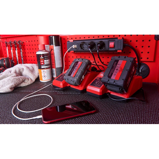 Milwaukee Coffre supérieur pour servante haute capacité 117cm STC46-1 (4932478854) Milwaukee Coffre supérieur pour servante haute capacité 117cm STC46-1 (4932478854)