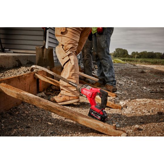 Milwaukee M18 FCVN12-551 Vibreur à béton sans fil 18V 1x5.5Ah avec aiguille vibrante 1.2ml (4933479597)