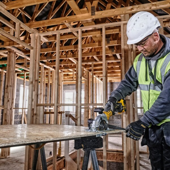 DeWalt DCS571N-XJ Scie Circulaire sans fil 18V 115mm (Machine seule) DeWalt DCS571N-XJ Scie Circulaire sans fil 18V 115mm (Machine seule)