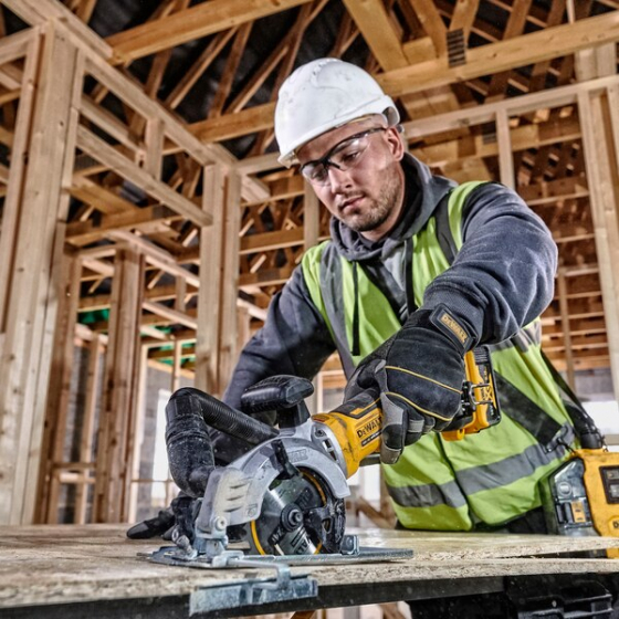 DeWalt DCS571N-XJ Scie Circulaire sans fil 18V 115mm (Machine seule) DeWalt DCS571N-XJ Scie Circulaire sans fil 18V 115mm (Machine seule)