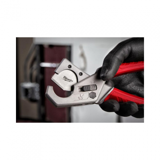 Milwaukee Coupe-tube plastique (4932479407 - 48224202) Milwaukee Coupe-tube plastique (4932479407 - 48224202)