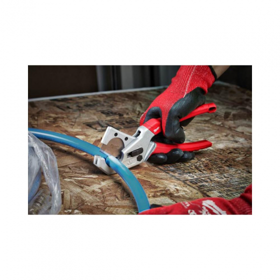 Milwaukee Coupe-tube plastique (4932479407 - 48224202) Milwaukee Coupe-tube plastique (4932479407 - 48224202)
