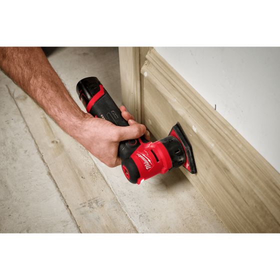 Milwaukee M12 FDSS-422X Ponceuse vibrante delta 12V 1x4.0Ah & 1x2.0Ah FUEL (4933479681)