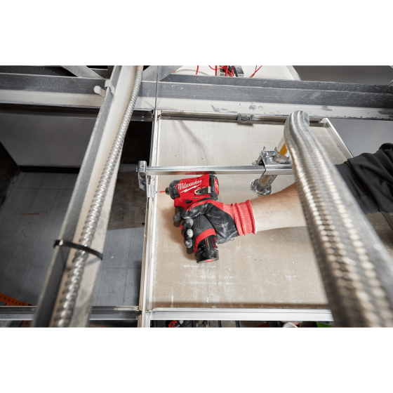 Milwaukee M12 FID2-0 Visseuse à choc 12V FUEL machine seule (4933479876)