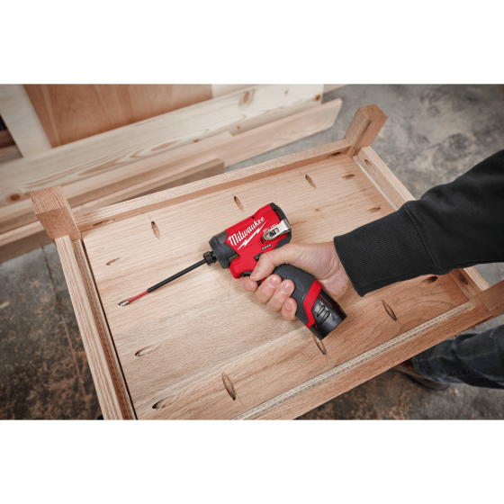 Milwaukee M12 FID2-0 Visseuse à choc 12V FUEL machine seule (4933479876)