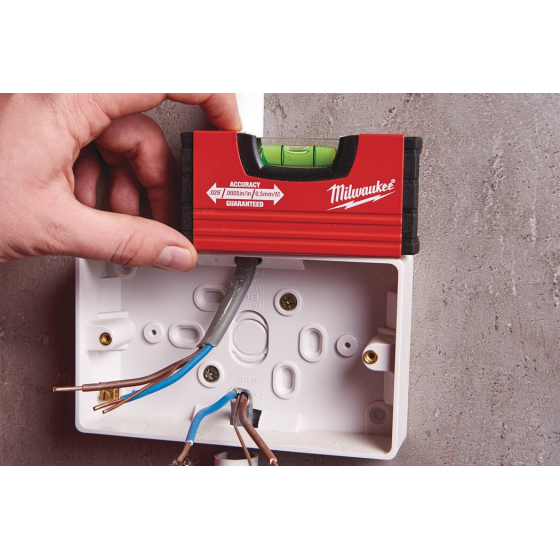 Milwaukee Niveau de poche Minibox 10cm (4932459100)