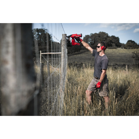 Milwaukee M18 FFUS-0C Agrafeuse pour clôture 40-50mm FUEL (4933479834) Milwaukee M18 FFUS-0C Agrafeuse pour clôture 40-50mm FUEL (4933479834)