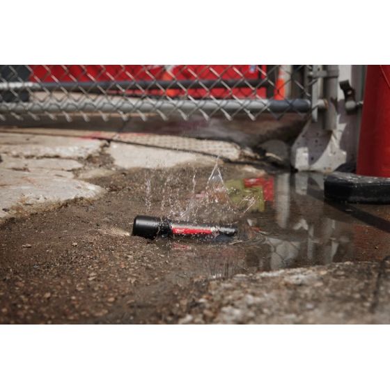 Milwaukee L4 FL2000-30 Lampe de poche LED USB rechargeable 2000 Lumens (4933479637) Milwaukee L4 FL2000-30 Lampe de poche LED USB rechargeable 2000 Lumens (4933479637)