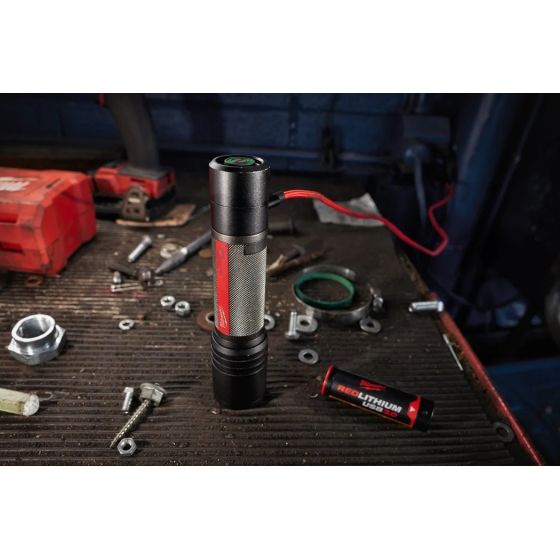 Milwaukee L4 FL2000-30 Lampe de poche LED USB rechargeable 2000 Lumens (4933479637) Milwaukee L4 FL2000-30 Lampe de poche LED USB rechargeable 2000 Lumens (4933479637)