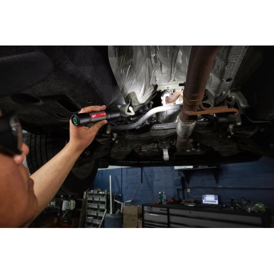 Milwaukee L4 FL2000-30 Lampe de poche LED USB rechargeable 2000 Lumens (4933479637) Milwaukee L4 FL2000-30 Lampe de poche LED USB rechargeable 2000 Lumens (4933479637)