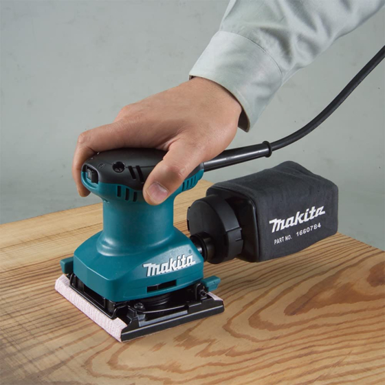 Makita BO4557 Ponceuse vibrante de finition 180W 114x140mm Makita BO4557 Ponceuse vibrante de finition 180W 114x140mm