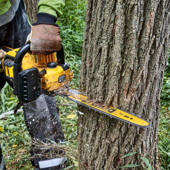 Dewalt DCMCS574N-XJ Tronçonneuse sans fil 54V Flexvolt avec guide de 40cm (Machine seule) Dewalt DCMCS574N-XJ Tronçonneuse sans fil 54V Flexvolt avec guide de 40cm (Machine seule)