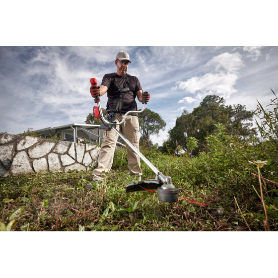 Milwaukee M18 FBCU-802 Débroussailleuse brushless 18V Fuel 2x8.0Ah (4933492297)