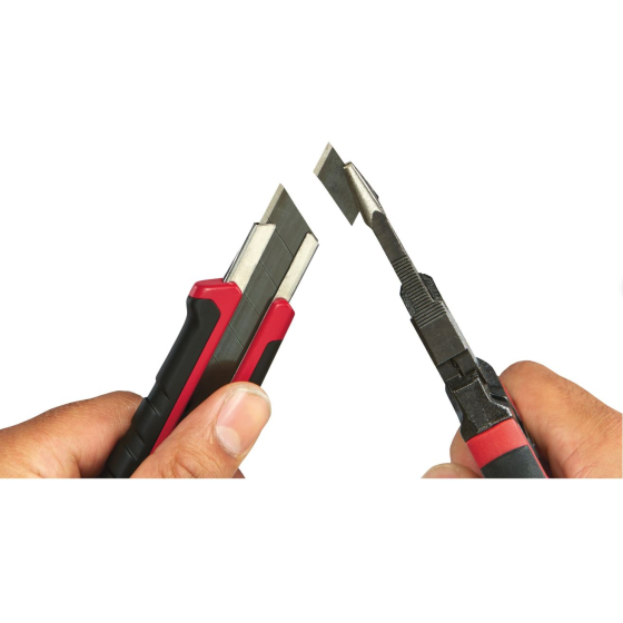 Milwaukee Cutter à lame sécable 18mm (48221961) Milwaukee Cutter à lame sécable 18mm (48221961)