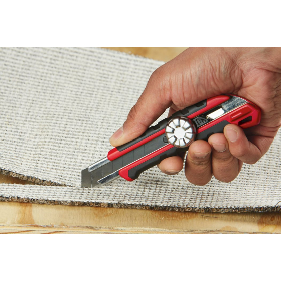 Milwaukee Cutter à lame sécable 18mm (48221961) Milwaukee Cutter à lame sécable 18mm (48221961)