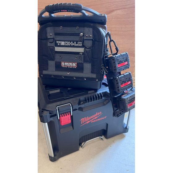 StealthMounts Supports de batteries Milwaukee 18V avec poignée BD-MW18-H-1 StealthMounts Supports de batteries Milwaukee 18V avec poignée BD-MW18-H-1
