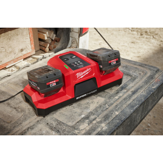 Milwaukee M18 DBSC Chargeur double rapide M18 (4932492531) Milwaukee M18 DBSC Chargeur double rapide M18 (4932492531)