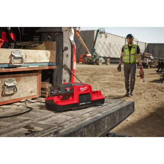 Milwaukee M18 DBSC Chargeur double rapide M18 (4932492531) Milwaukee M18 DBSC Chargeur double rapide M18 (4932492531)