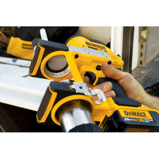 DeWalt Pompe à graisse sans fil 18V DCGG571NK-XJ en coffret (Machine seule)