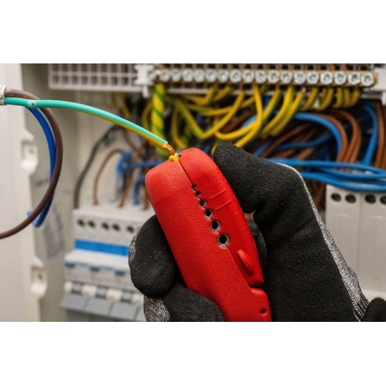 Milwaukee Pince à dénuder 4 en 1 ø6 mm² à ø13 mm² (4932498270)