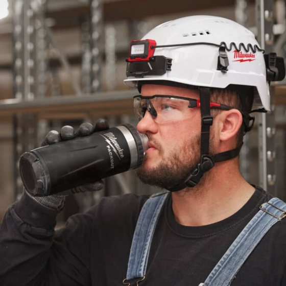 Milwaukee Gourde isotherme Packout 710ml Noir (4932493466) Milwaukee Gourde isotherme Packout 710ml Noir (4932493466)