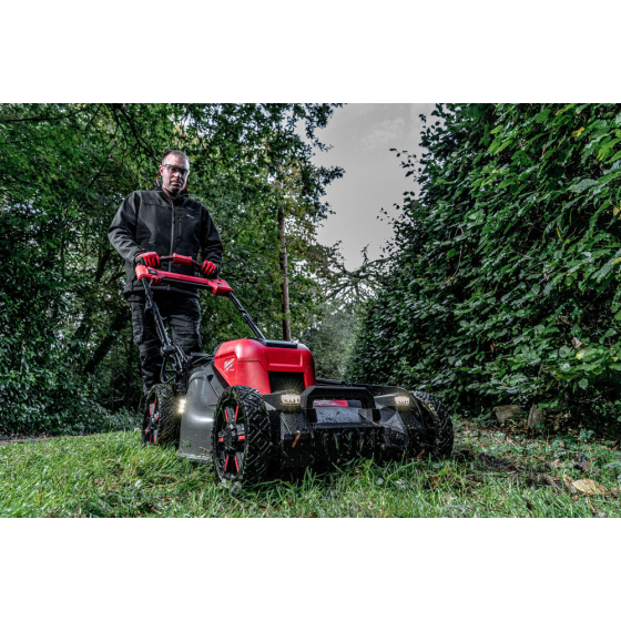 Milwaukee M18 F2LM46-802 Tondeuse à gazon 18V autotractée FUEL 2x8Ah (4933492011)