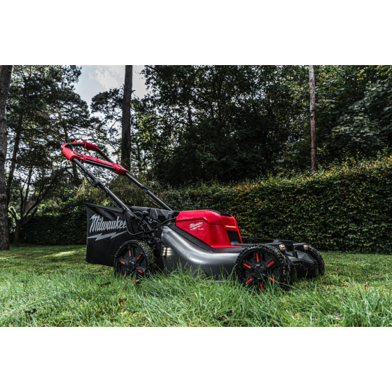 Milwaukee M18 F2LM46-802 Tondeuse à gazon 18V autotractée FUEL 2x8Ah (4933492011)