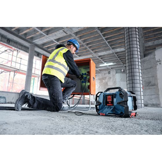 Bosch GPB 18VH-6 SRC Professional radio de chantier sans fil 12V & 18V DAB+, FM, Bluetooth et AUX (06014A6200) Bosch GPB 18VH-6 SRC Professional radio de chantier sans fil 12V & 18V DAB+, FM, Bluetooth et AUX (06014A6200)