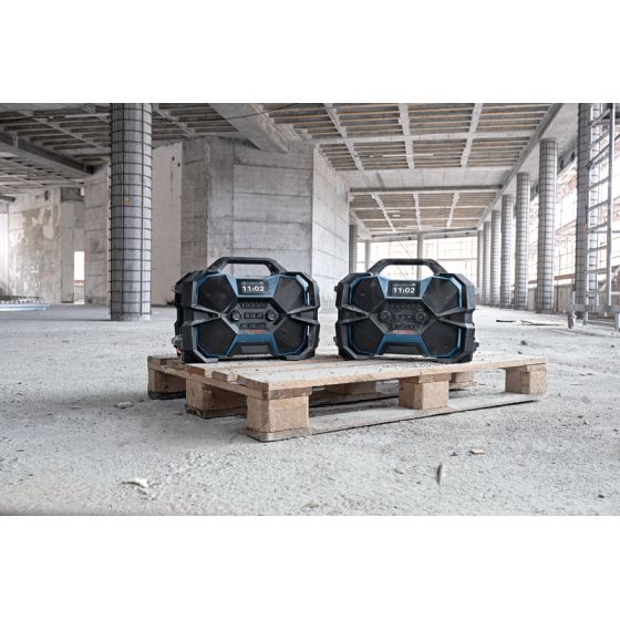 Bosch GPB 18VH-6 SRC Professional radio de chantier sans fil 12V & 18V DAB+, FM, Bluetooth et AUX (06014A6200) Bosch GPB 18VH-6 SRC Professional radio de chantier sans fil 12V & 18V DAB+, FM, Bluetooth et AUX (06014A6200)