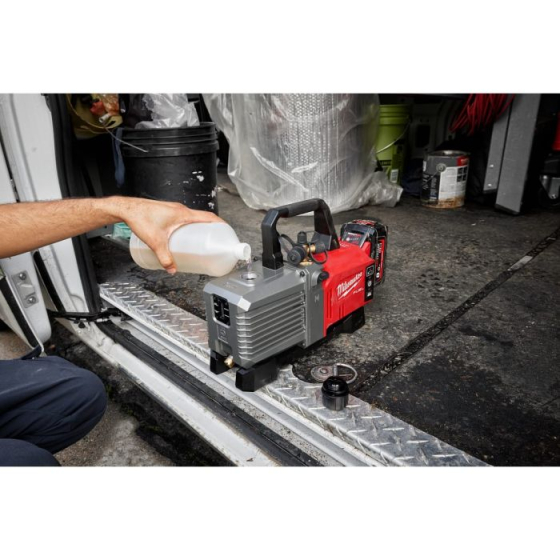 Milwaukee M18 FVP5-801 Pompe à vide 1x8Ah FORGE (4933479640)