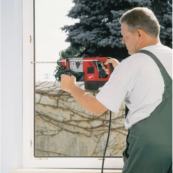 Milwaukee PLH 32 XE Perforateur, burineur SDS-plus ø32mm 900W 3.8J (4933400069)