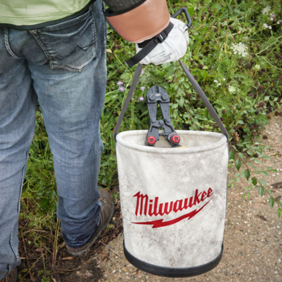 Milwaukee Sac seau textile avec mousqueton (4932498656) Milwaukee Sac seau textile avec mousqueton (4932498656)