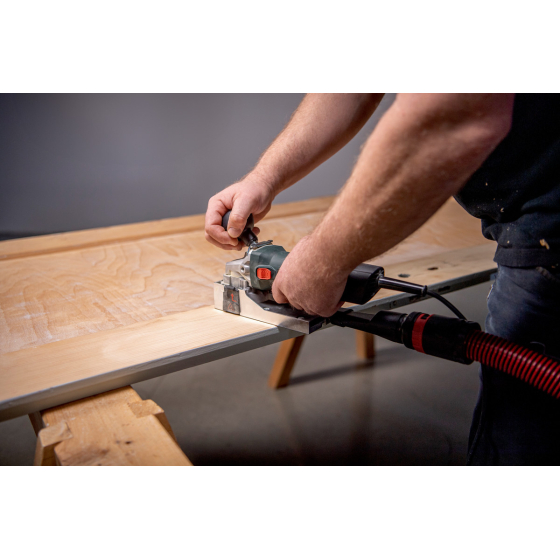 Metabo LF 850 S Fraiseuse à bois avec coffret Metabox 145 (601049500) Metabo LF 850 S Fraiseuse à bois avec coffret Metabox 145 (601049500)