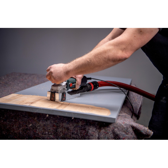 Metabo LF 850 S Fraiseuse à bois avec coffret Metabox 145 (601049500) Metabo LF 850 S Fraiseuse à bois avec coffret Metabox 145 (601049500)