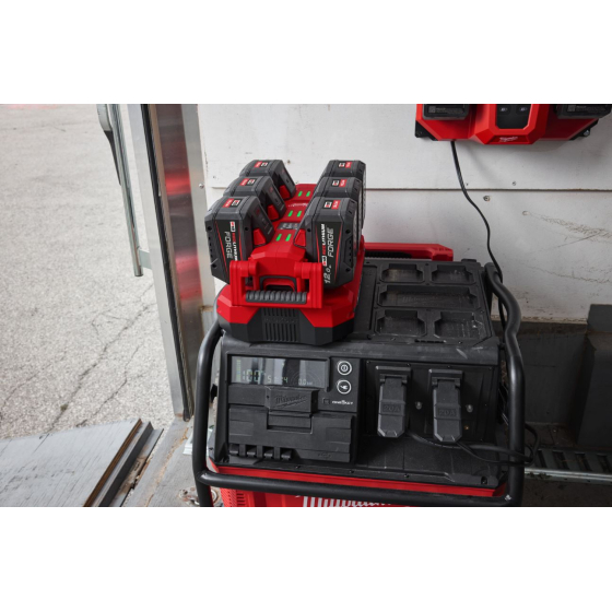 Milwaukee M18 MPC6 Chargeur rapide mobile 6 Batteries 18V Packout (4932498551) Milwaukee M18 MPC6 Chargeur rapide mobile 6 Batteries 18V Packout (4932498551)