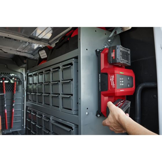 Milwaukee M18 MDBSC Chargeur double rapide M18 mobile (4932498557)
