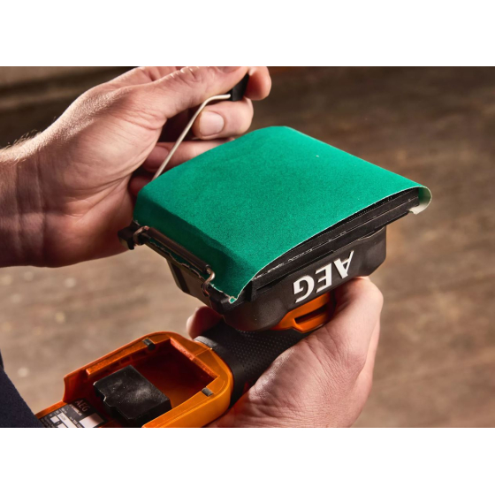 AEG BFS18SBL-14-0 Ponceuse vibrante 1/4" de feuille sans fil 18V (4935498213)