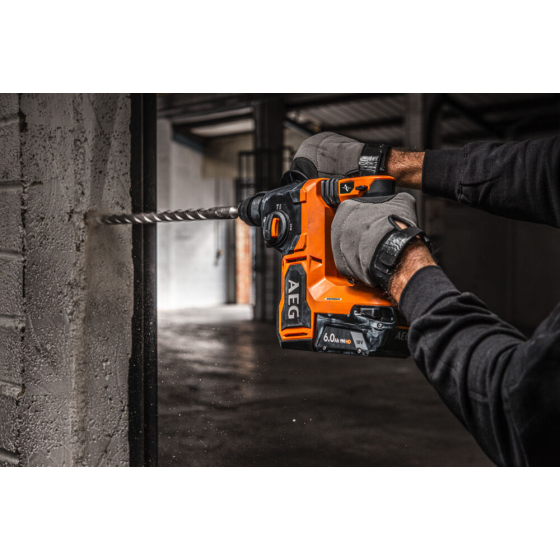 AEG BBH18BL2-602MB Perforateur SDS+ sans fil 18V 2x6Ah (4935500110) AEG BBH18BL2-602MB Perforateur SDS+ sans fil 18V 2x6Ah (4935500110)