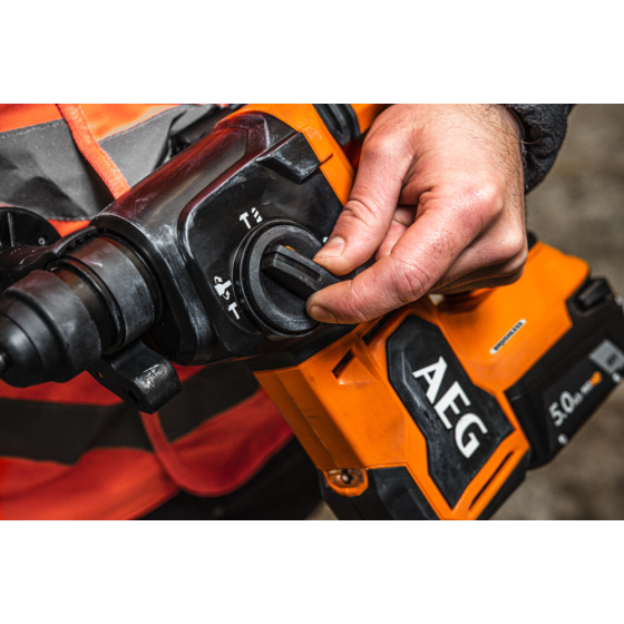AEG BBH18BL2-602MB Perforateur SDS+ sans fil 18V 2x6Ah (4935500110) AEG BBH18BL2-602MB Perforateur SDS+ sans fil 18V 2x6Ah (4935500110)