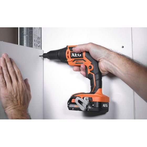 AEG BTS18BLBSA-202C Visseuse à placo Brushless 18V 5 Nm 2x2.0Ah avec chargeur de bande (4935498181)