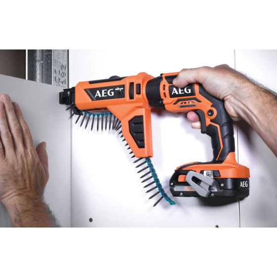 AEG BTS18BLBSA-202C Visseuse à placo Brushless 18V 5 Nm 2x2.0Ah avec chargeur de bande (4935498181)