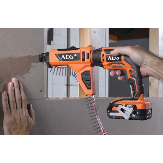 AEG BTS18BLBSA-202C Visseuse à placo Brushless 18V 5 Nm 2x2.0Ah avec chargeur de bande (4935498181)