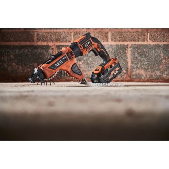 AEG BTS18BLBSA-202C Visseuse à placo Brushless 18V 5 Nm 2x2.0Ah avec chargeur de bande (4935498181)