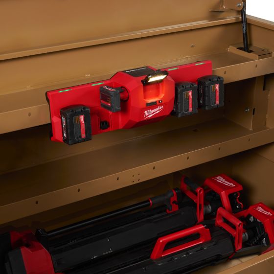 Milwaukee M12-18 GBC4 Chargeur de batterie multi-ports (4933493863)