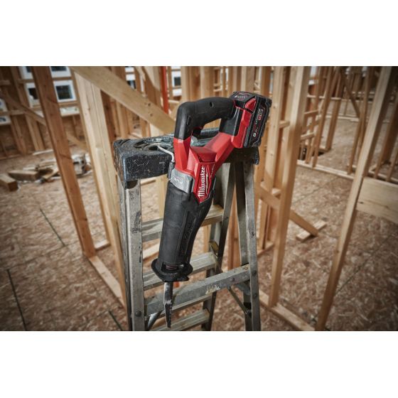 Milwaukee M18 FSZ-0X Scie sabre 18VFuel avec coffret HD-Box (4933478293)