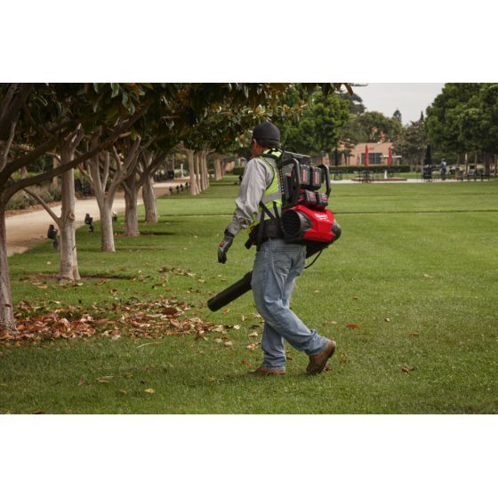 Milwaukee M18 F2BPB-124 Souffleur dorsal à double batterie Brushless 18V Fuel 4x12Ah FORGE (4933499231)