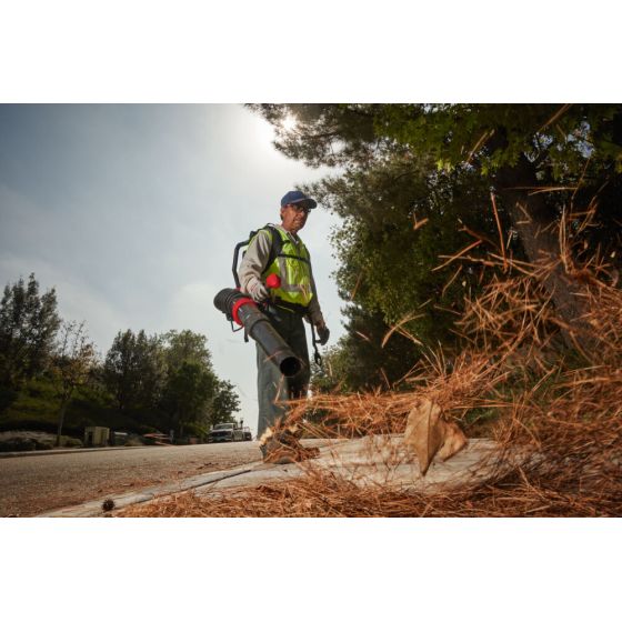 Milwaukee M18 F2BPB-0 Souffleur dorsal à double batterie Brushless 18V Fuel (4933493212)